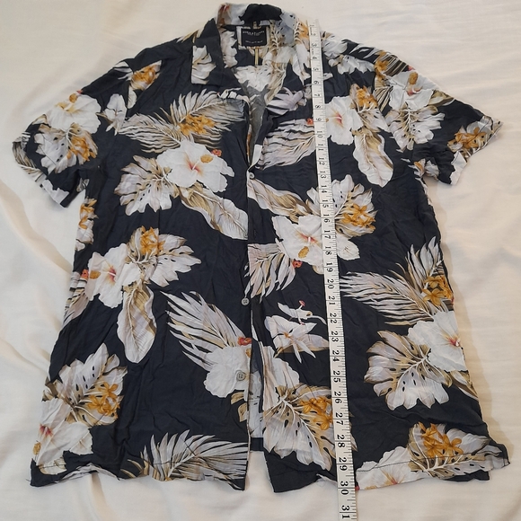 ● Denim & Flower | Button down Shirt - Picture 4 of 9